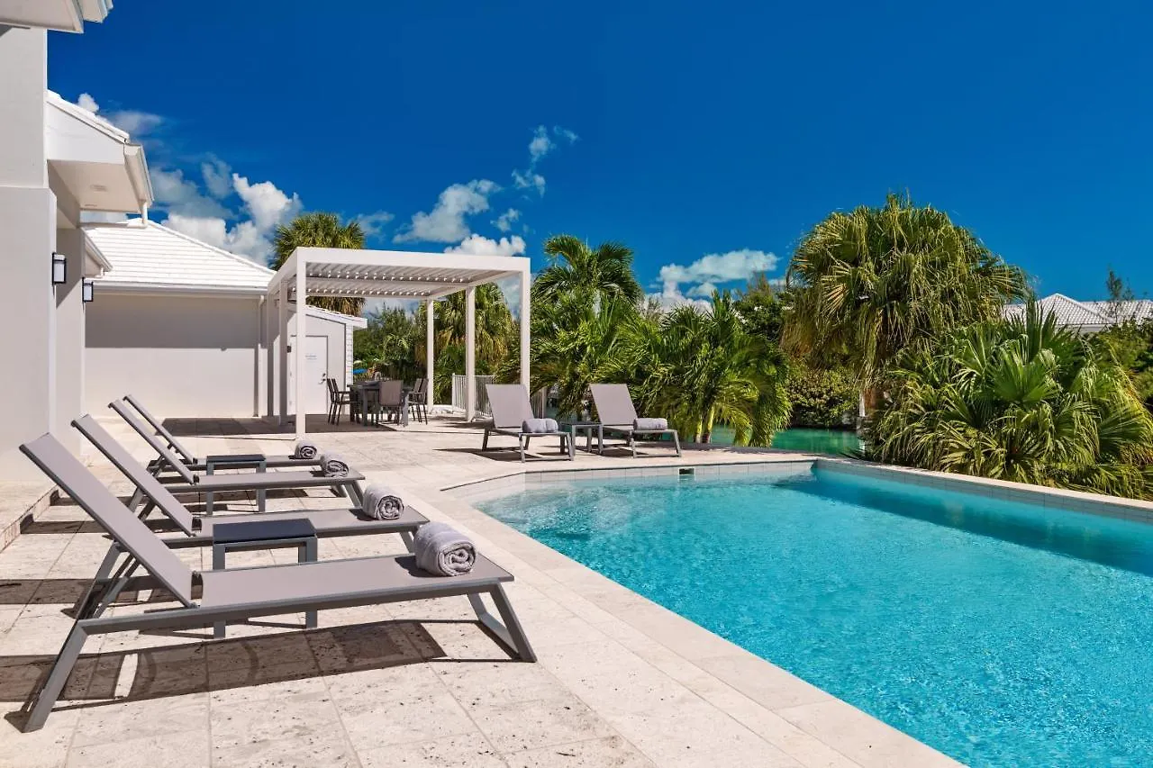 Legacy Villa Long Bay